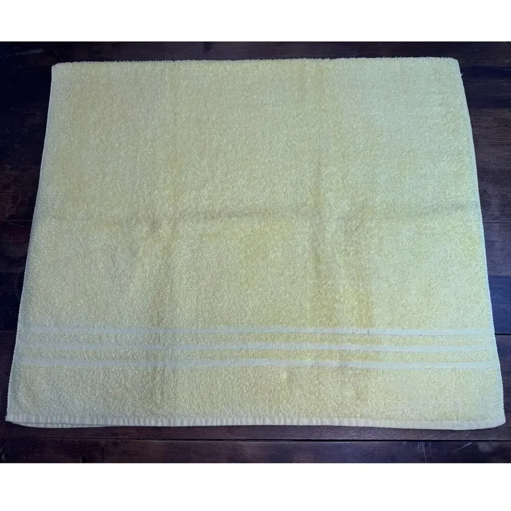 Sears Roebuck And Co. Harmony House Vintage Yellow Pool Sauna Beach Bath Towel